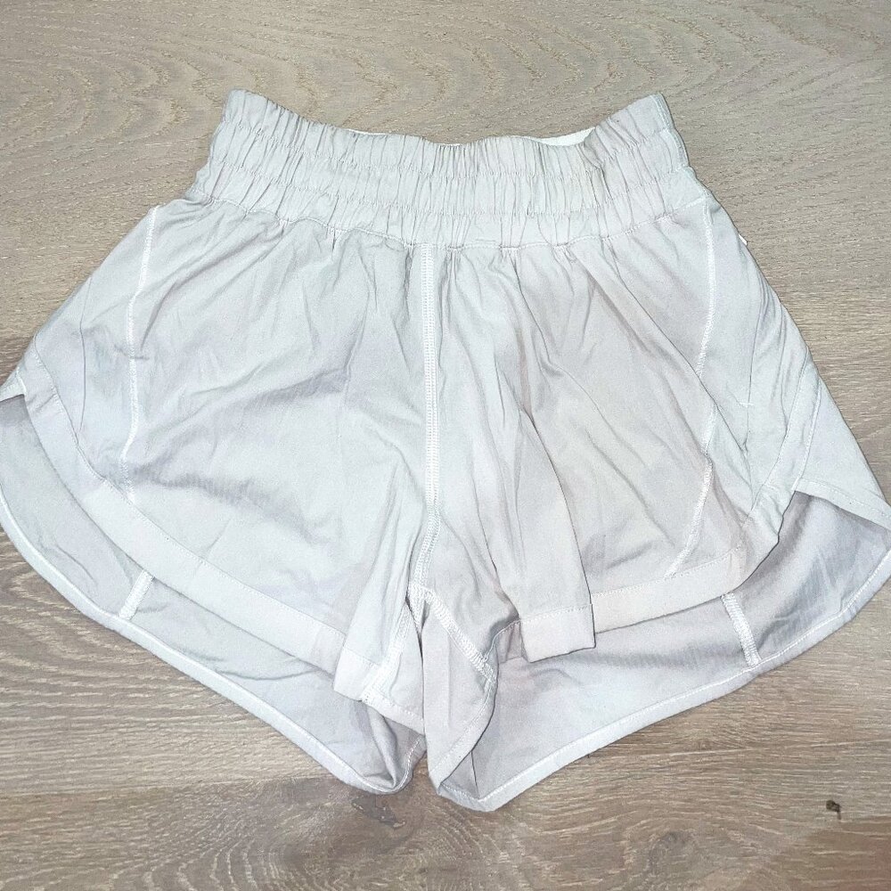 Size 2 | Lululemon short Track That High-Rise grey Lined Short 3"
